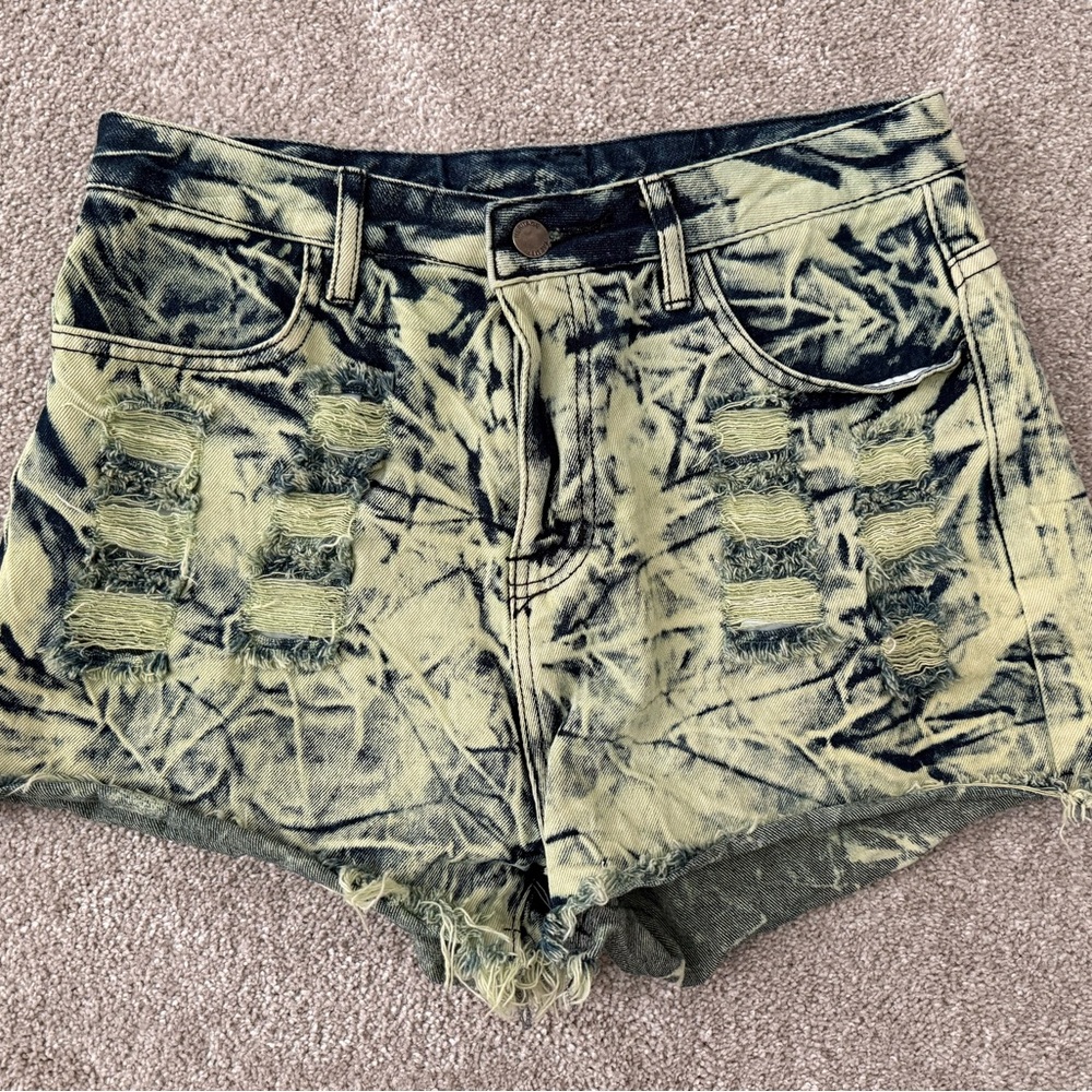 Acid wash Jean Shorts Casual Style never worn size M